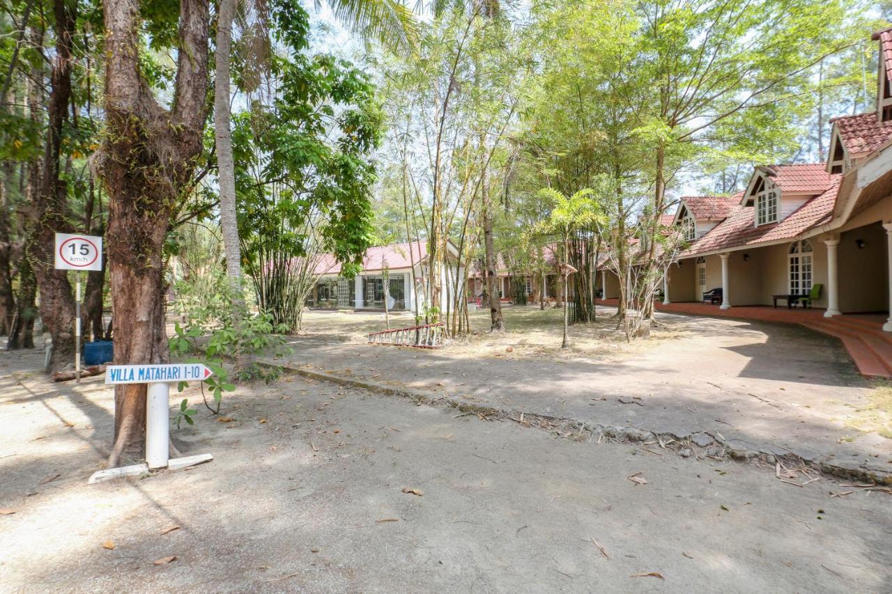 Villa Danialla Beach Resort Kampong Ayer Terjun Pinang Eksteriør billede