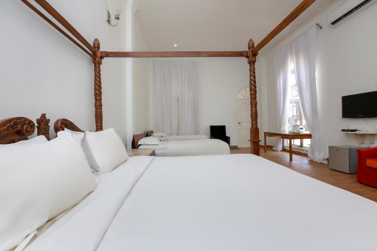 Villa Danialla Beach Resort Kampong Ayer Terjun Pinang Eksteriør billede